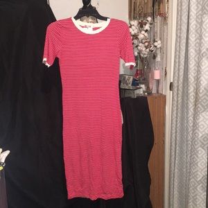 😍NWT Red striped Bod-con Maxi length dress. SizeM